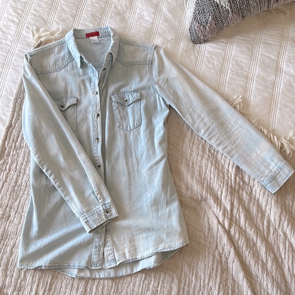 Lightwash jean button-down. - Picture 1 of 6